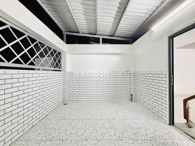 HH1% NHÀ 4 PHÒNG NGỦ 6 WC CÁCH MẶT TIỀN CHỈ 20M XE HƠI NGỦ TRONG NHÀ