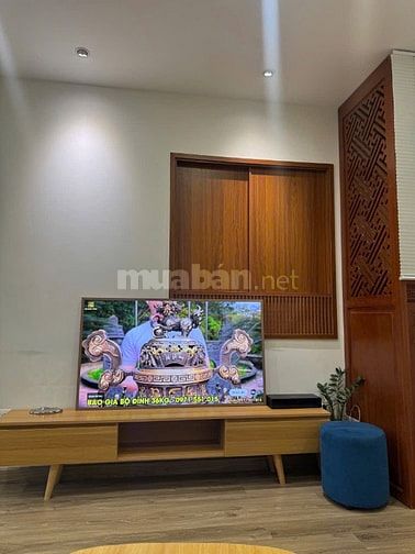 Cần bán nhà 5 tầng tại Âu Cơ- Tây Hồ. Đang cho thuê cả nhà. Dt 100m