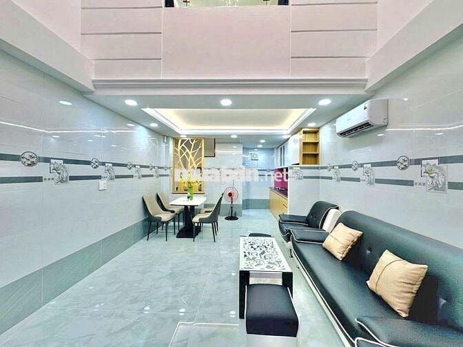 HẺM 2 Ô TÔ TRÁNH NHAU GIÁP PHÚ NHUẬN - NHỈNH 7 TỶ