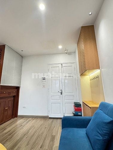 Cần bán nhà 5 tầng tại Âu Cơ- Tây Hồ. Đang cho thuê cả nhà. Dt 100m