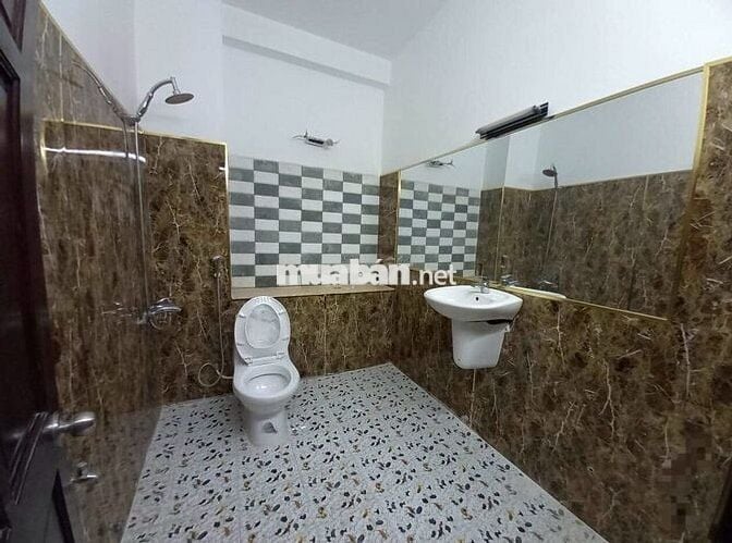 Cần cho thuê nhà 384/6A Lý Thái Tổ P.10 Q.10