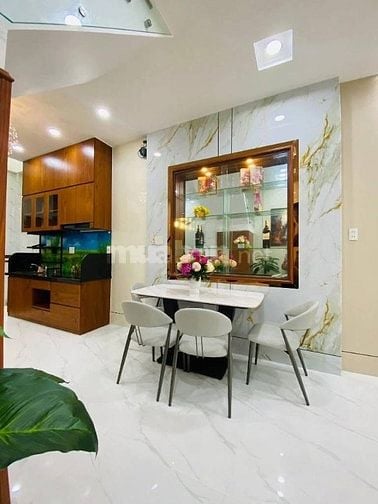 Căn nhà 3,090 tỷ full nội thất, dọn vào ở ngay, hẻm ô tô Quận Tân Bình