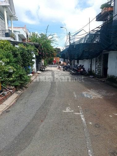 Bán 2 lô liền nhau 5.3*19m và 8*19m. Gần Phan Văn Hớn. Hóc Môn 