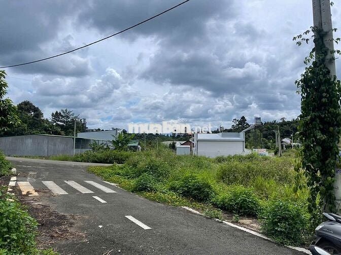 750TR - 124m2 sẵn thổ cư giá tốt 1 lô đất ngay trung tâm Lộc An