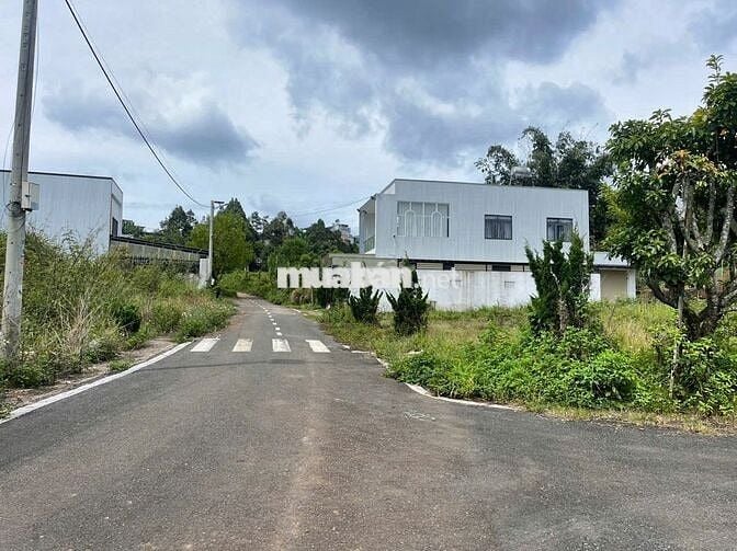 750TR - 124m2 sẵn thổ cư giá tốt 1 lô đất ngay trung tâm Lộc An