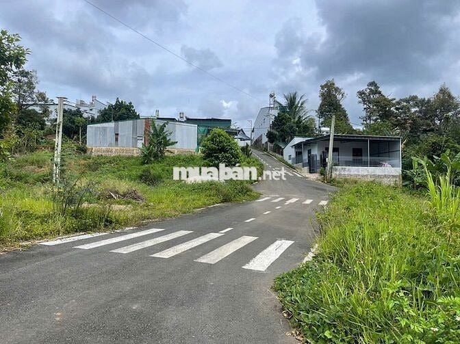 750TR - 124m2 sẵn thổ cư giá tốt 1 lô đất ngay trung tâm Lộc An