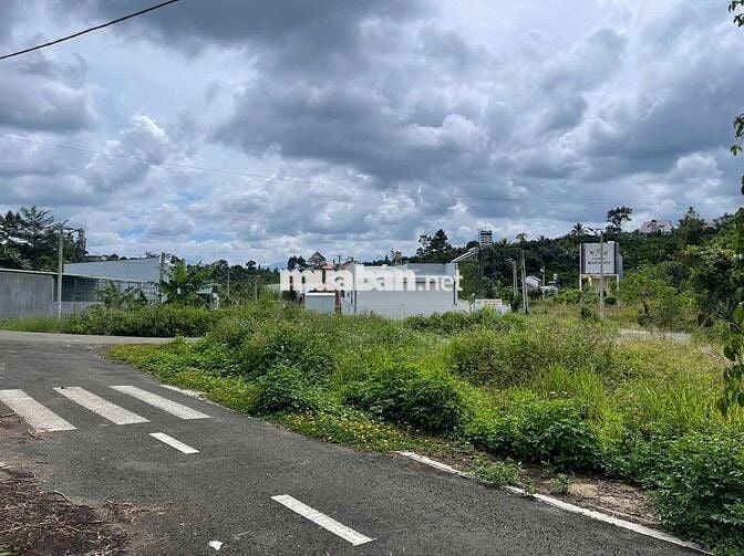 750TR - 124m2 sẵn thổ cư giá tốt 1 lô đất ngay trung tâm Lộc An