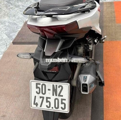 VARIO 125cc Trắng Đen Máy Zin Chưa Rớt , Nồi - Pô