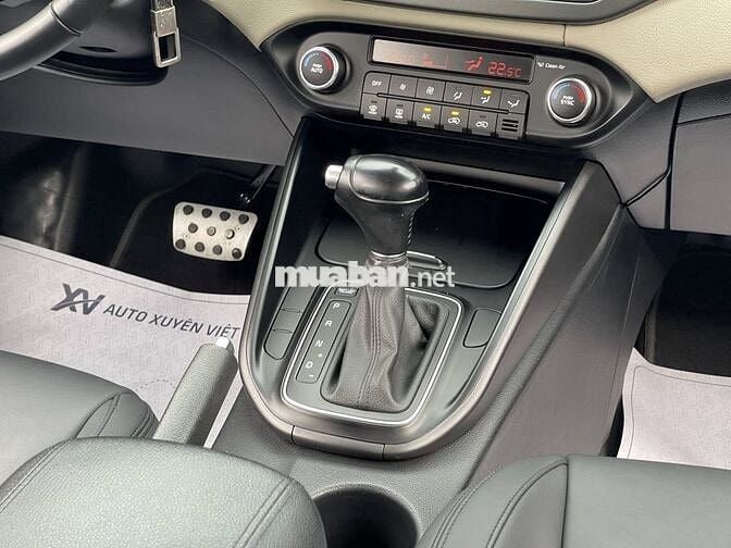 Kia Rondo 2.0 GAT 2018 Gia Đình Cực Đẹp Hàng Hiếm