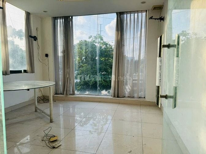 cho thuê nhà mặt tiền Nguyễn Văn Linh 14x20 - 4 tầng lầu