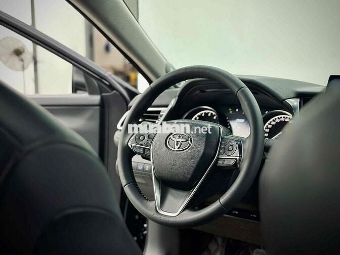 Toyota Camry 2.0Q Model 2022 - 22000 km