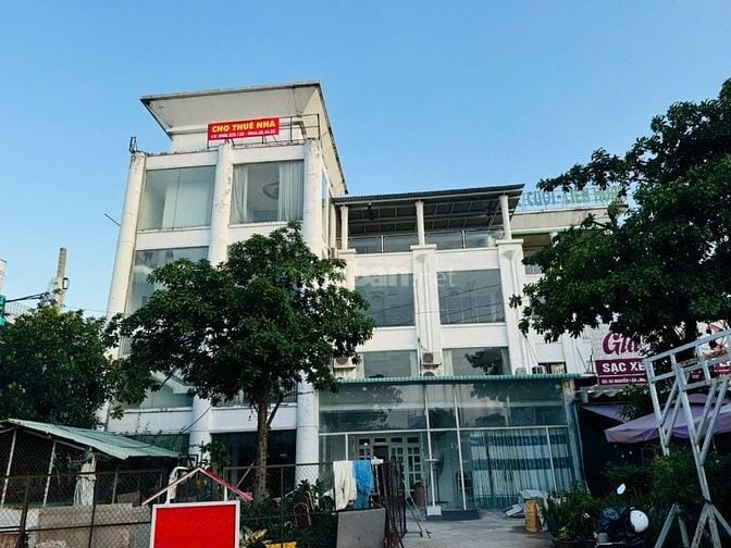 cho thuê nhà mặt tiền Nguyễn Văn Linh 14x20 - 4 tầng lầu