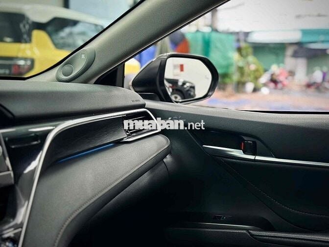 Toyota Camry 2.0Q Model 2022 - 22000 km