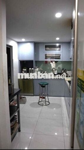 Cho thuê nhà mới đường nội bộ có thang máy bàu cát