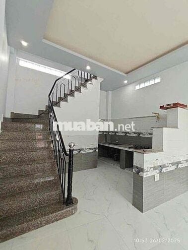 Nhà Trệt Lầu Mới 2pn sẵn 2 máy lạnh hẻm Đường 30/4