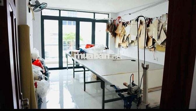 Cho thuê nhà mới đường nội bộ có thang máy bàu cát