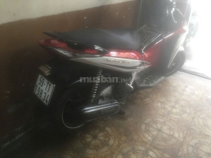 Bán xe Air Blade 2009 máu đỏ đen và Air Blade 2009 máu trắng đỏ đe