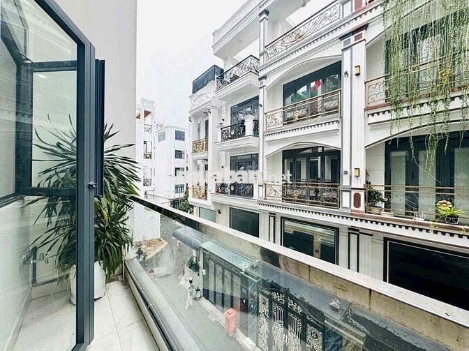 Căn Hộ Ban Công Full Nội Thất Ngay Công Viên Làng Hoa