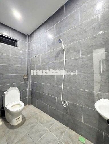 Nhà trệt trống suốt hẻm đường Đề Thám chỉ 7 triệu