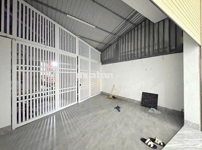 Nhà trệt trống suốt hẻm đường Đề Thám chỉ 7 triệu