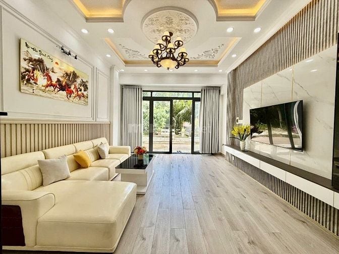 NHÀ PHỐ ĐẸP, HIỆN ĐẠI TẠI KDC Sài Gòn Mới 