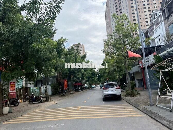 CẦN BÁN NHÀ LIỀN KỀ THẠCH BÀN LONG BIÊN HÀ NỘI.