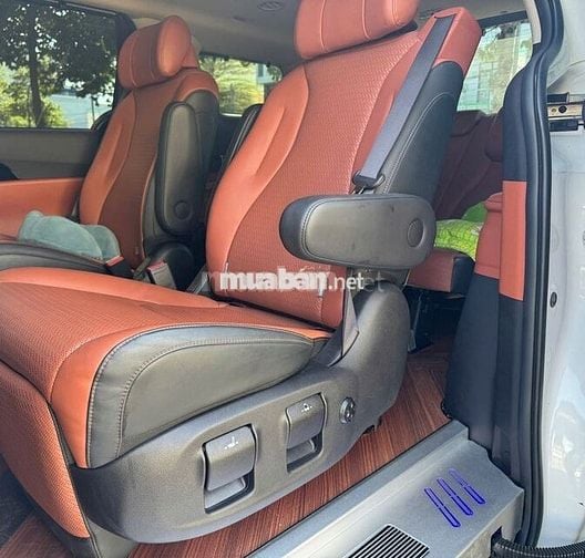 KIA Carnival 2.2D Signature 2022 - 35000 km