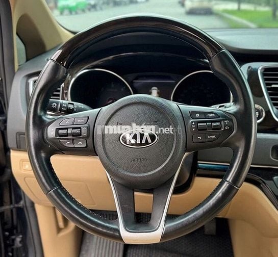 KIA Carnival 2.2D Signature 2022 - 35000 km