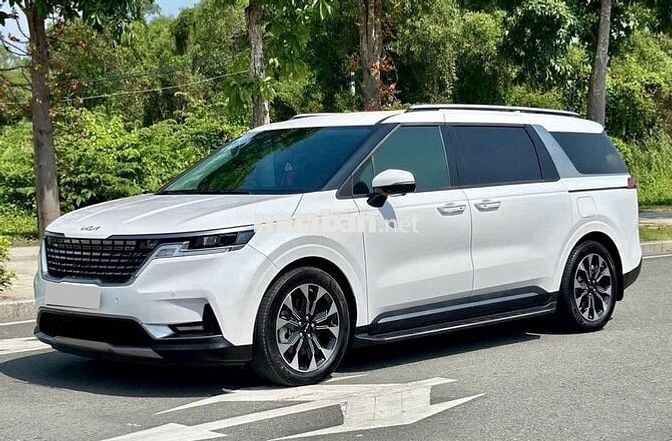 KIA Carnival 2.2D Signature 2022 - 35000 km