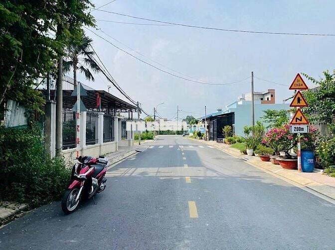 Bán đất ngay thị trấn Củ Chi - 100m2 vuông vứt, 570tr còn bớt lộc