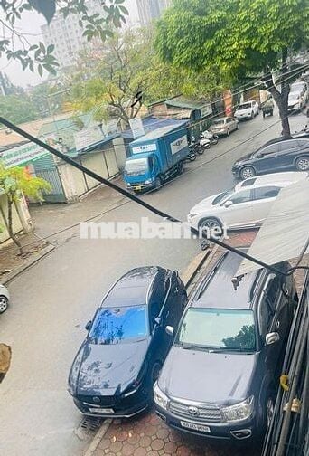 Nhà liền kề phố Trần Kim Xuyến. DT 100m2 x 5 tầng đường rộng 10m