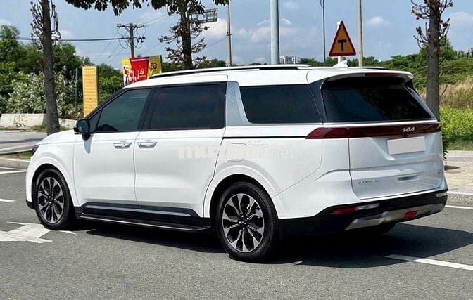 KIA Carnival 2.2D Signature 2022 - 35000 km