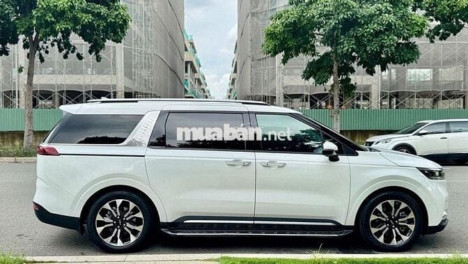 KIA Carnival 2.2D Signature 2022 - 35000 km