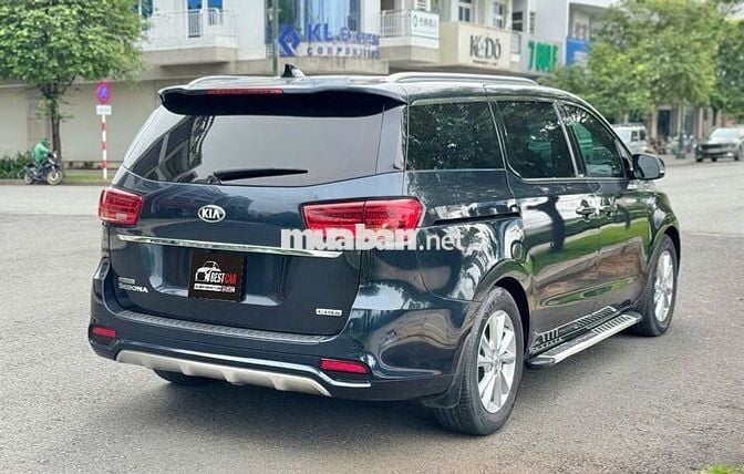 KIA Carnival 2.2D Signature 2022 - 35000 km