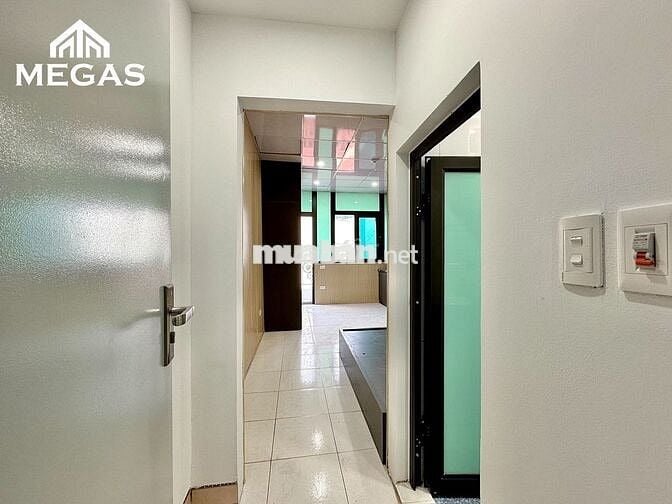 CHO THUÊ CĂN HỘ STUDIO FULL NỘI THẤT BAN CÔNG NGAY TẠI TRUNG KÍNH