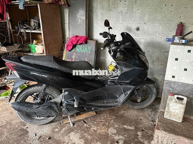 do ko có nhu cầu và ít đi cần bán lại xe như hình