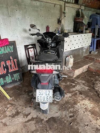 do ko có nhu cầu và ít đi cần bán lại xe như hình