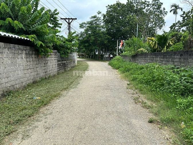 Bán lô đất 180m2 bám mặt đường nhựa liên xã tại Thanh Sơn Lương Sơn HB