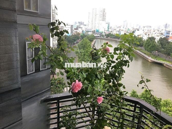 Nhà cho thuê 350m2, view sông, gần chợ Phú Nhuận