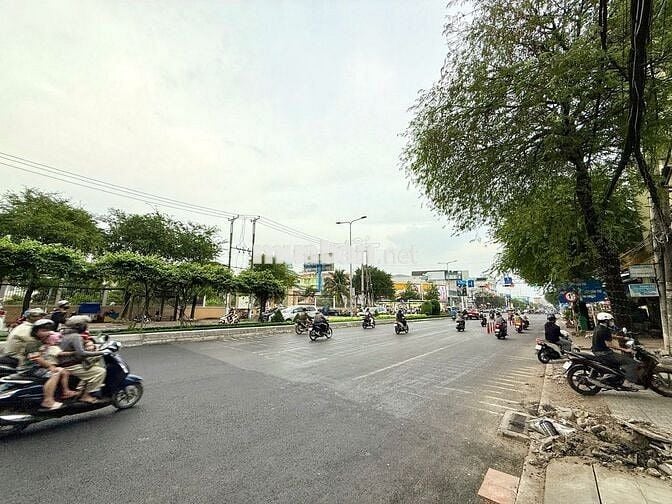 Cho thuê nhà mặt tiền 30 tháng 4 gần đài truyền hình giá 40 triệu