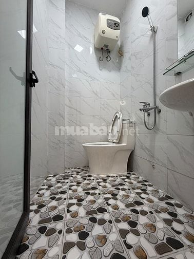 Nhà rộng ở sướng 45m cầu thang bê tông 4 ngủ 3wc 
