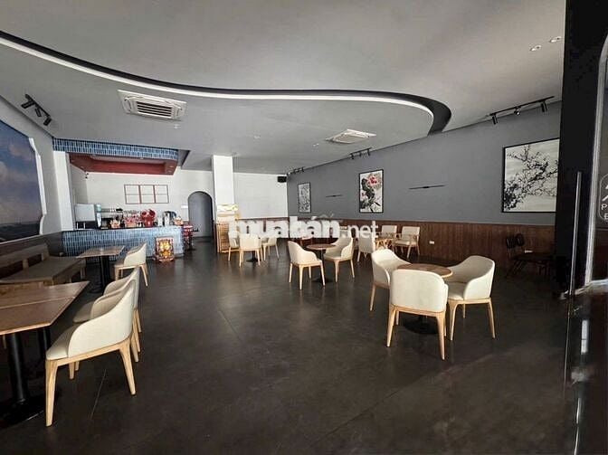 Cho thuê nhà mặt tiền côngviên sông hậu gần bến ninh kiều giá 30 triệu