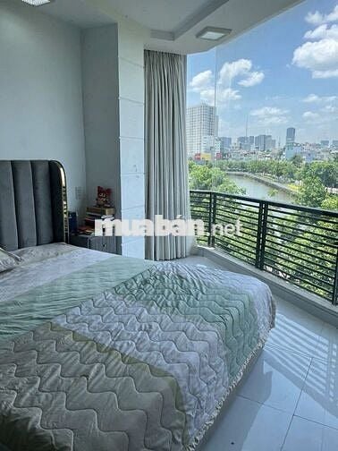 Nhà cho thuê 350m2, view sông, gần chợ Phú Nhuận