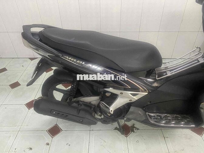 xe ab xanh đen
