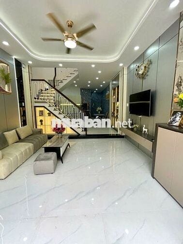 VIP HẺM XE HƠI ĐẬU CỬA ĐƯỜNG QUANG TRUNG, P10, GV,HCM 47M2 2PN 5.56 TỶ