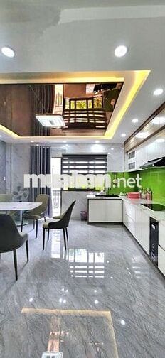 Cho thuê nhà mới tinh funll nôi thất giá 16tr 4p ngủ 5wc