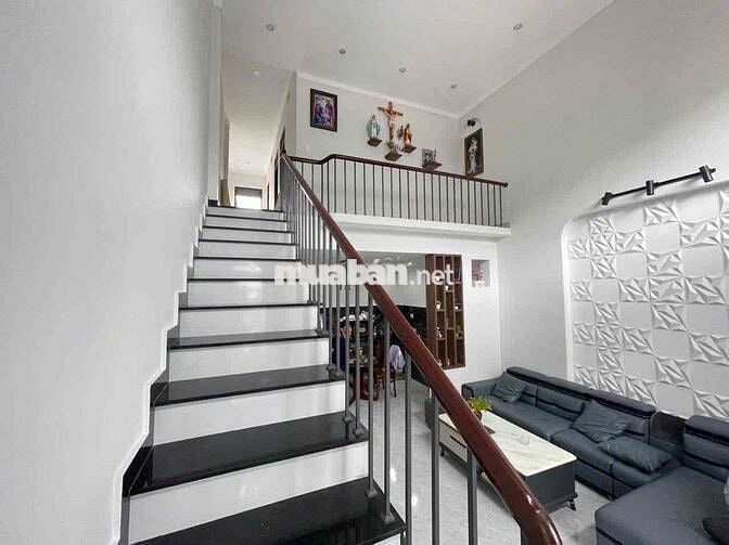 Nhà hẻm Yên Thế Bảo Lộc DT 90m2 Full thổ cư - Nhà mới 3 phòng ngủ