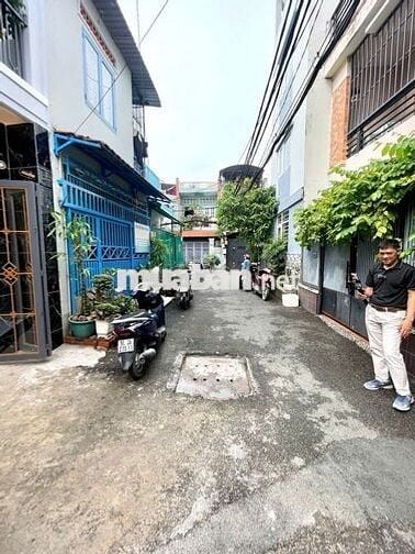 VIP HẺM XE HƠI ĐẬU CỬA ĐƯỜNG QUANG TRUNG, P10, GV,HCM 47M2 2PN 5.56 TỶ