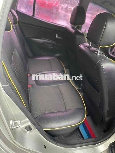 ae cần xe 5 chỗ đi lại ủng hộ e,xe ở vinh