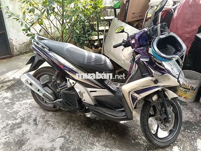 Nhà trật ra gấp xe nhà ít di